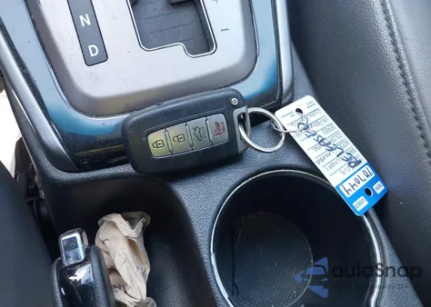 2013 Hyundai Elantra Limited z USA, uszkodzony, nr VIN 5NPDH4AE2DH327553